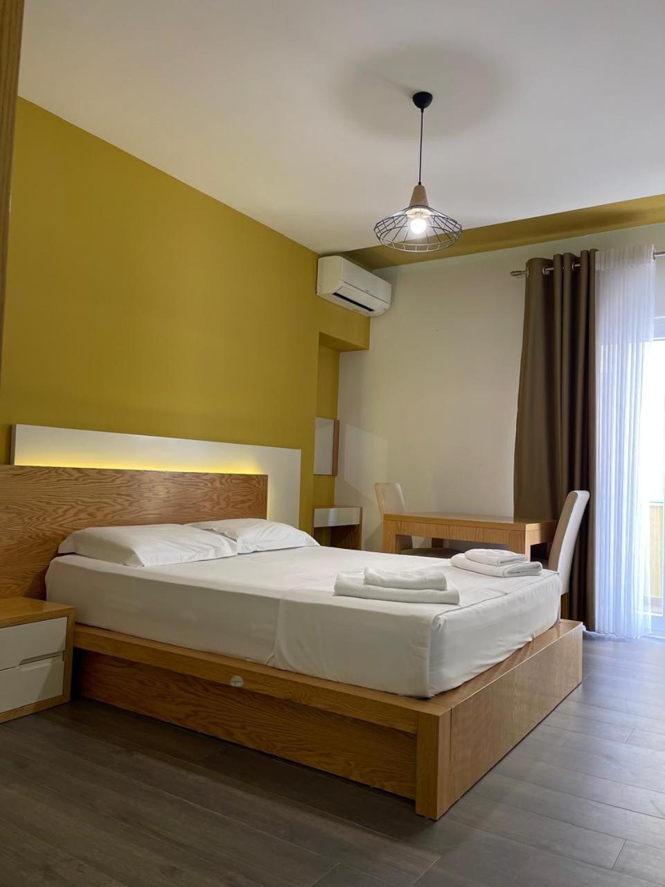 Sunrise Luxury Apartments Sarandë Buitenkant foto