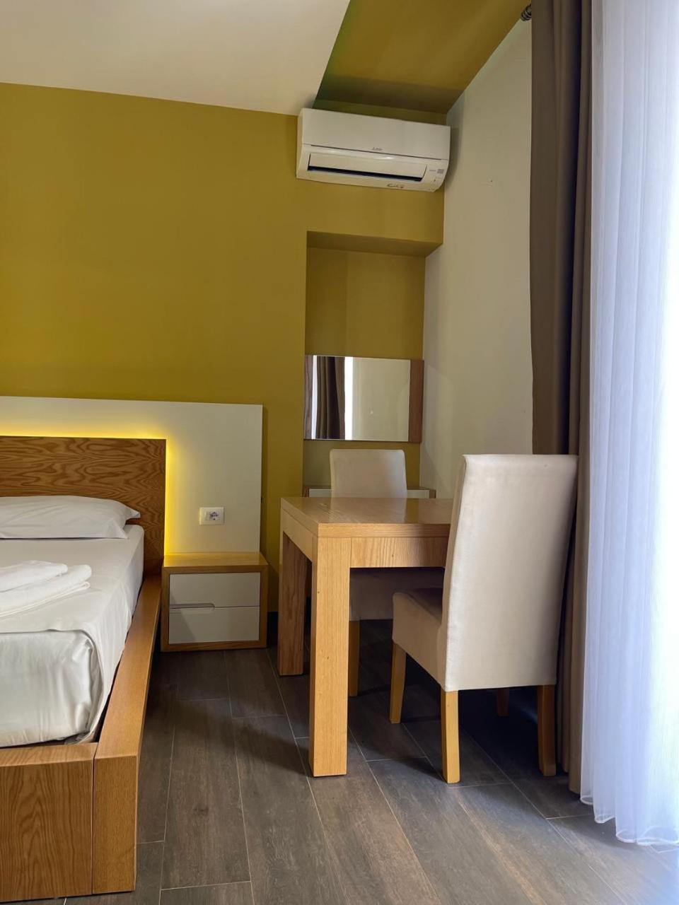 Sunrise Luxury Apartments Sarandë Buitenkant foto