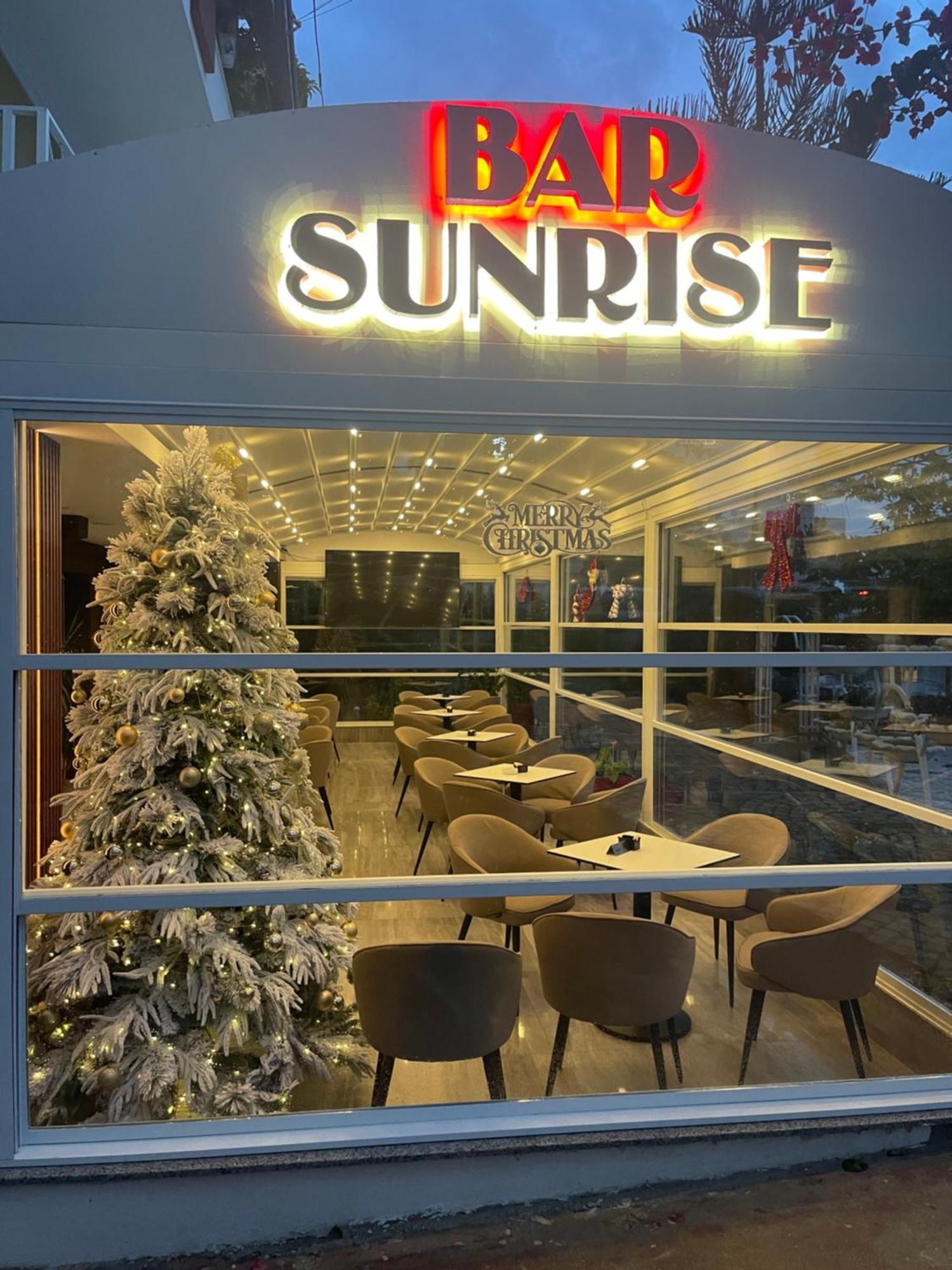 Sunrise Luxury Apartments Sarandë Buitenkant foto
