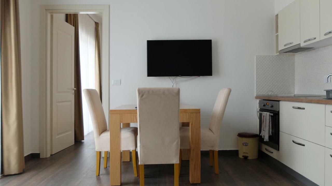 Sunrise Luxury Apartments Sarandë Buitenkant foto