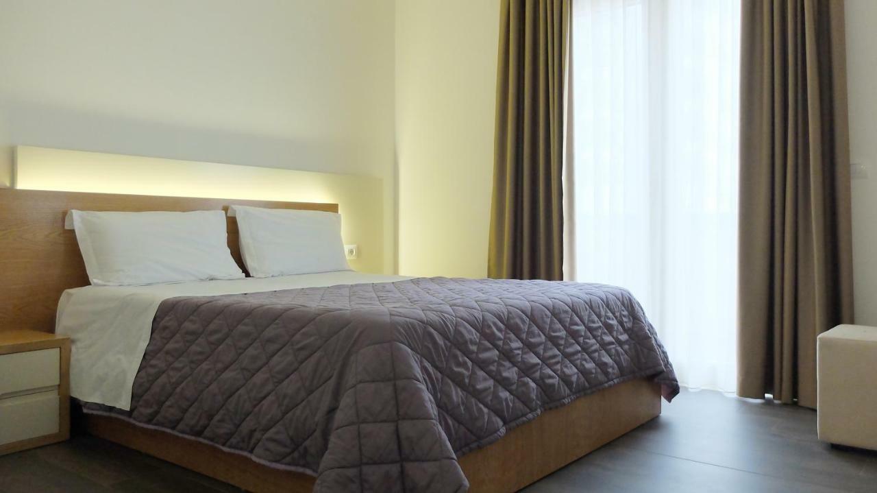 Sunrise Luxury Apartments Sarandë Buitenkant foto